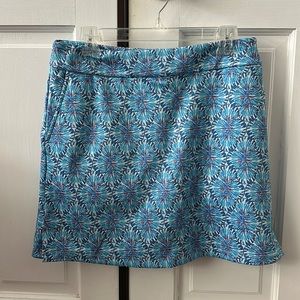 Vineyard Vines  blue shell, skort size small